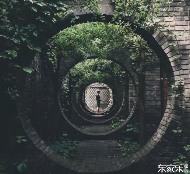 新砌墻體錯縫拼接，預(yù)留空隙，均勻受力